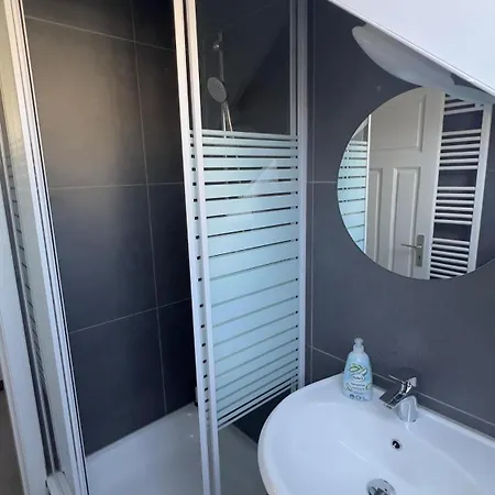 Mit Privatparkplatz Nahe Innenstadt Neumünster