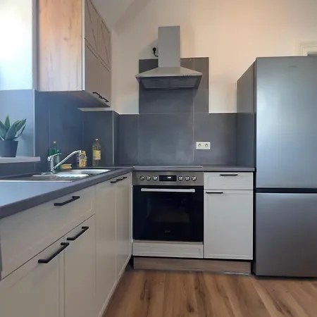 Mit Privatparkplatz Nahe Innenstadt * Neumünster