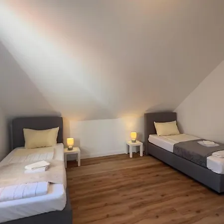 Mit Privatparkplatz Nahe Innenstadt Apartamento *