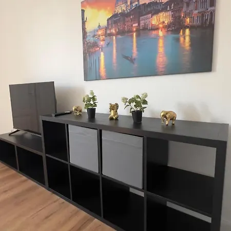 Mit Privatparkplatz Nahe Innenstadt Neumünster